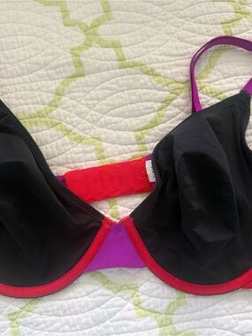 32 DD Parade Underwire Bra Unlined Black Bra with Red Trim and Purple Accents